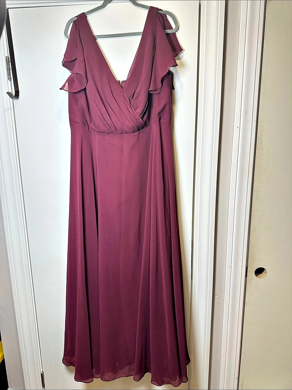 Alessandro DB Studio Ruffle Maxi Dress in Burgundy Size 18(56)
